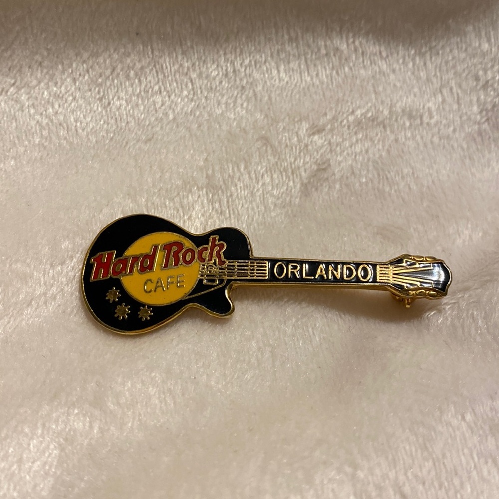 Hard rock Café guitar pin. Orlando